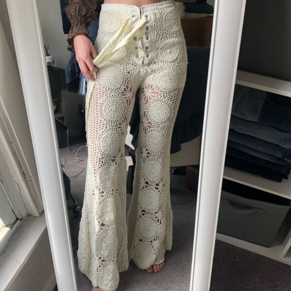 🍒NWT🍒 FREE PEOPLE STATEMENT CROCHET FLARE - Picture 7 of 8